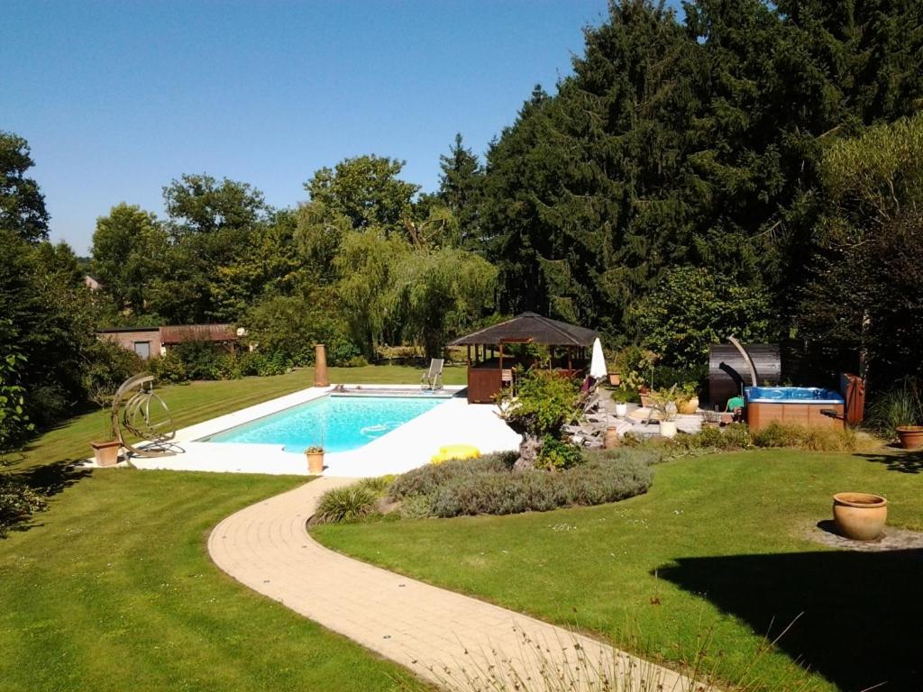Le Spa du Cabanon: Cabanon de luxe avec Spa entièrement privatif Aye Extérieur photo